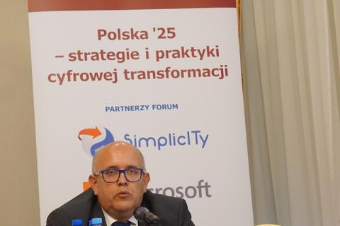 Wojciech Wiewiórowski speaking during the Forum Teleinformatyki